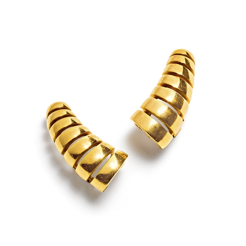 Belperron-Jewelry-Corne-Virgin-Yellow-Gold-Earclips