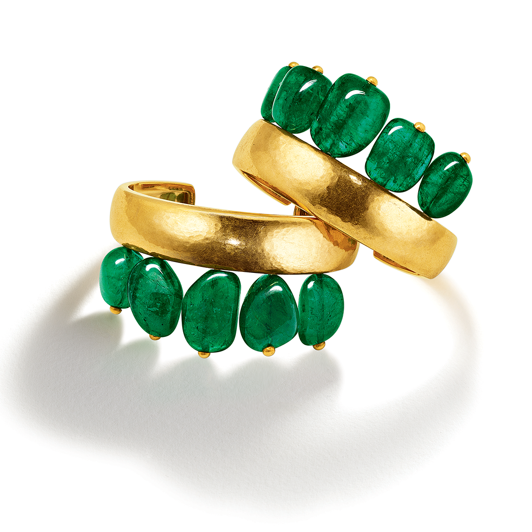 Couronne Cuffs in virgin gold and emerald