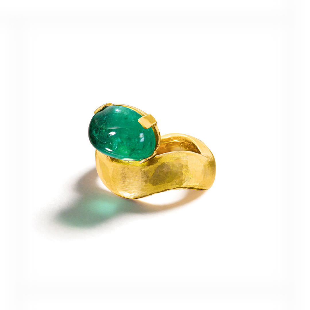 RG03_SG03_S03_Belperron-Wide-Wave-Ring_Emerald_2026-72dpi_1080x1080_acf_cropped